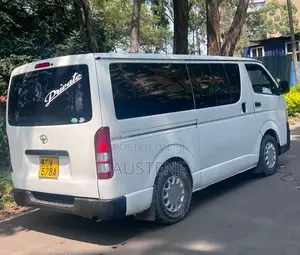 Toyota HiAce 2013 White