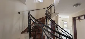 5bdrm Mansion in Milimani for rent