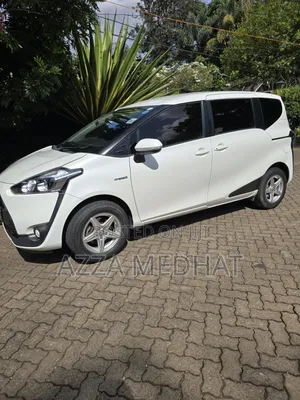 Toyota Sienta 1.5 Hybrid FWD (6-seater) 2016 White