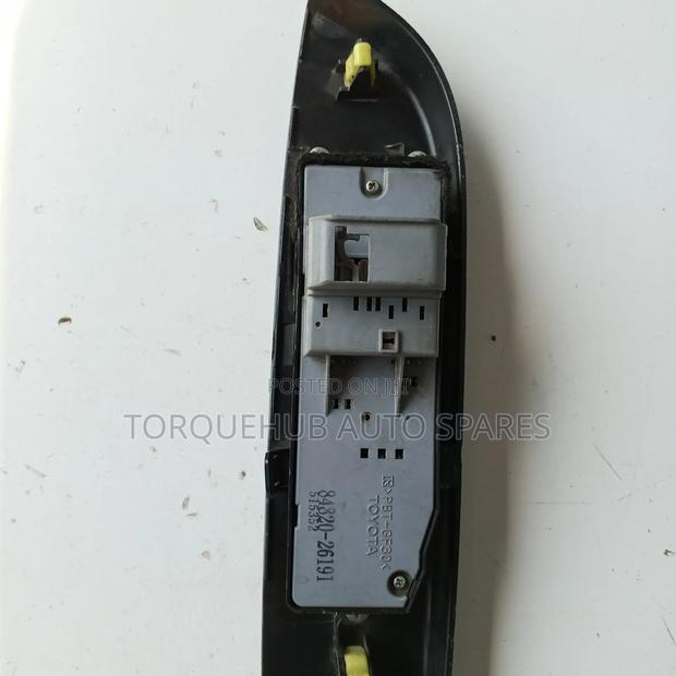 Toyota Hiace Window Switch - thumbnail 3