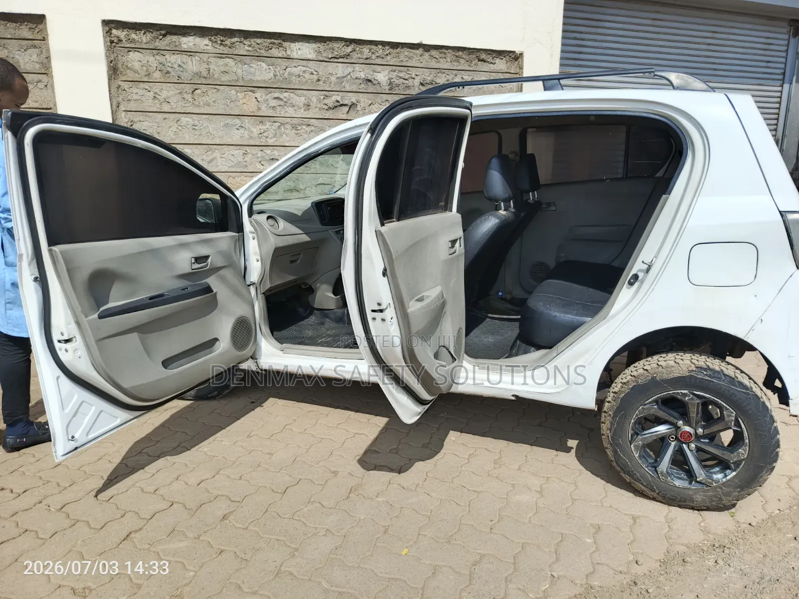 Daihatsu Mira 2012 White