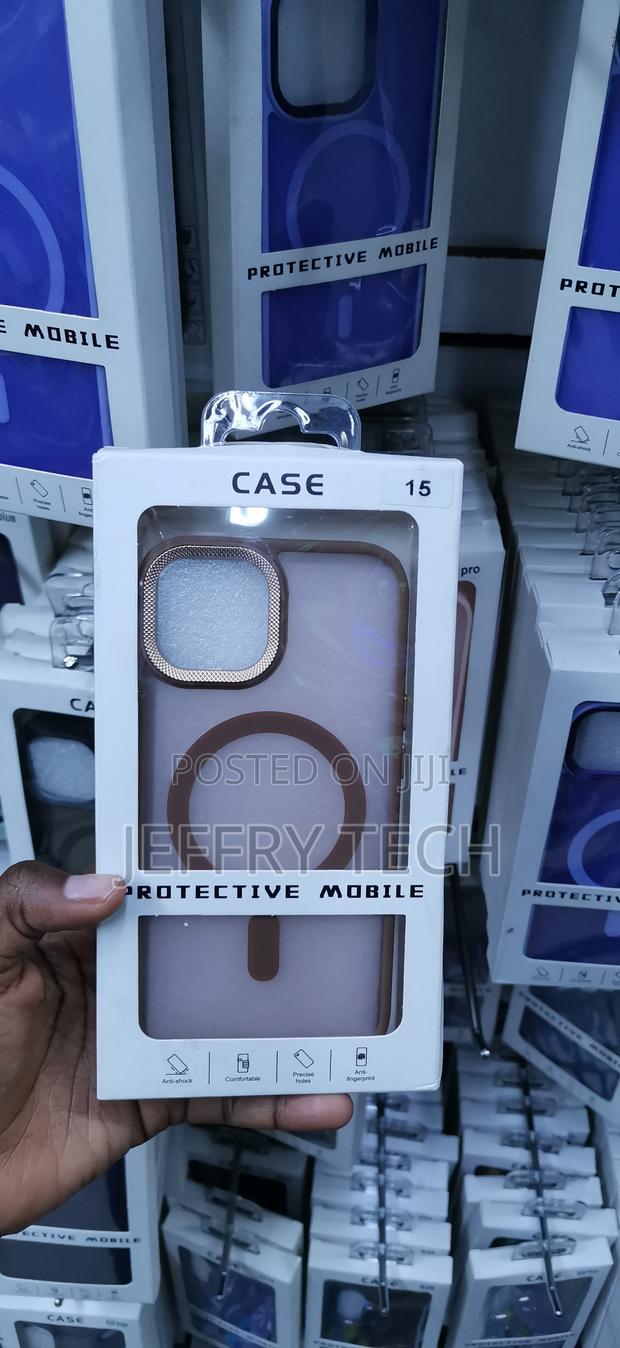 iPhone 15 Metallic-Colored Brown Border Case