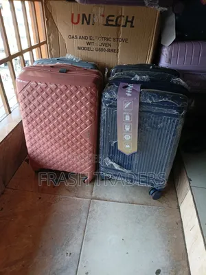 Small Cabin Suitcase – Hard Shell 4 Wheels
