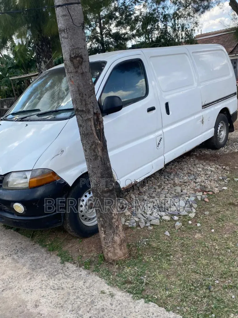 Toyota HiAce 1997 White
