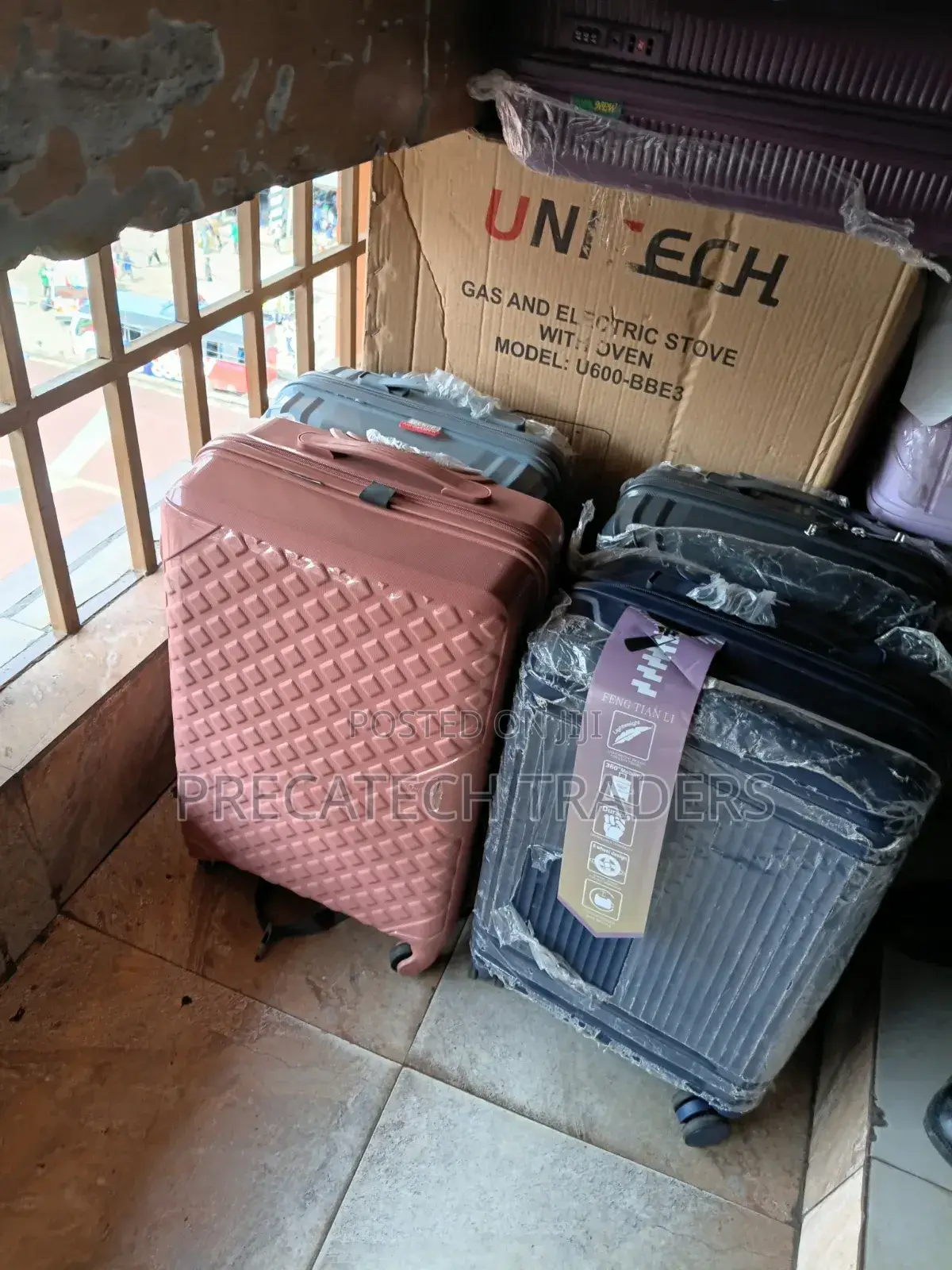 Hard Case Single Suitcase – Brand New
