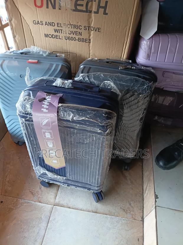 Compact Travel Suitcase With 360° Wheels