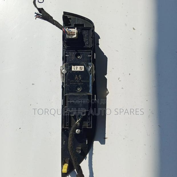 Toyota Corolla 2020 Window Switch - thumbnail 2