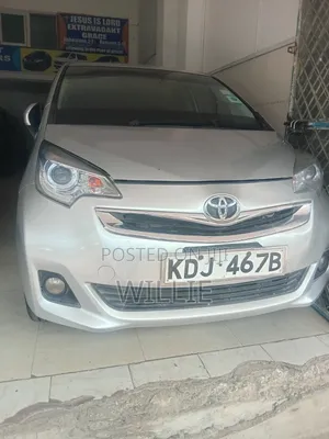 Toyota Ractis 2015 Silver