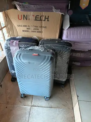 Small Cabin Suitcase – 20 Inch Hard Shell Luggage