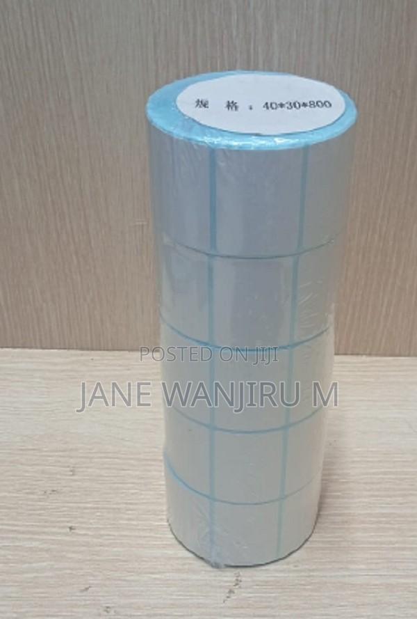 Professional 40×30mm Thermal Sticker Roll – 800 Pieces
