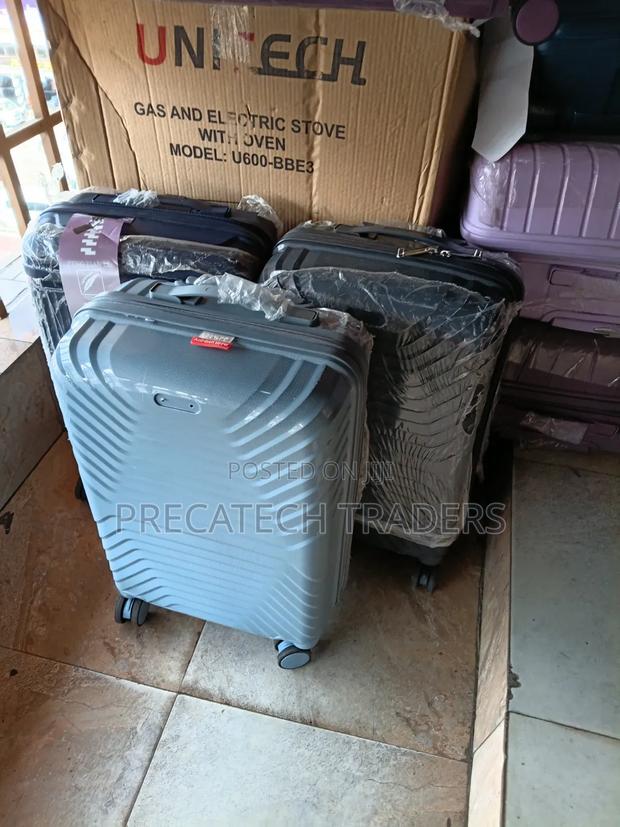 Small Spinner Suitcase – Perfect for Travel - thumbnail 2