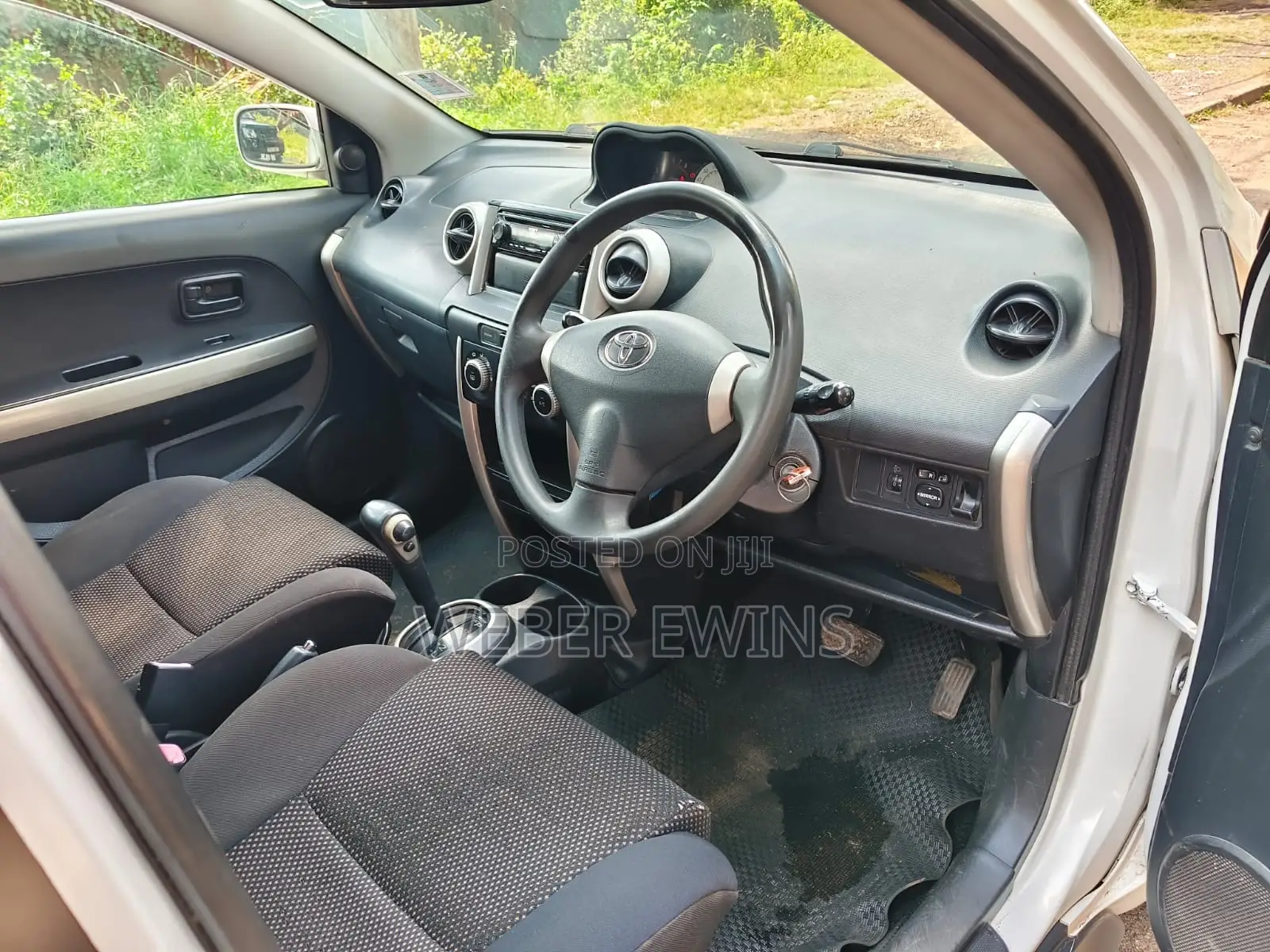 Toyota IST 2003 White