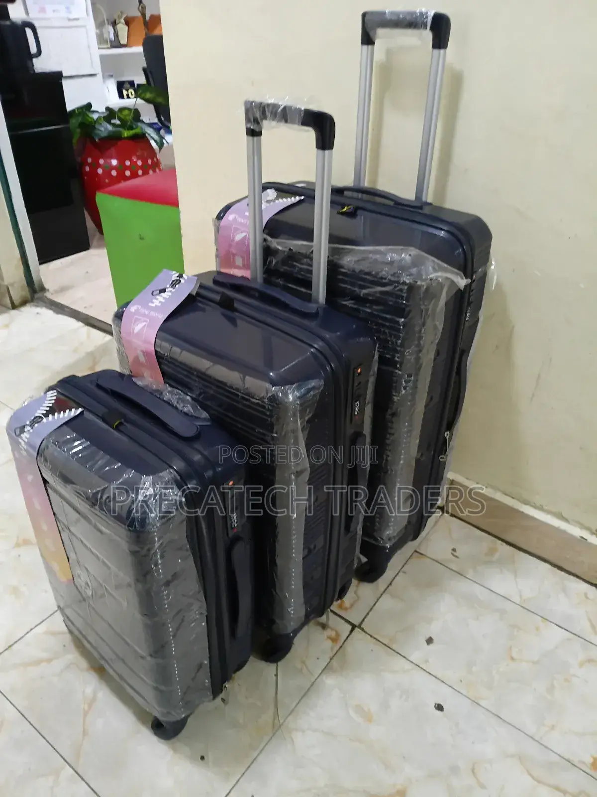 3-Piece Hard Shell Suitcase Set – Brand New