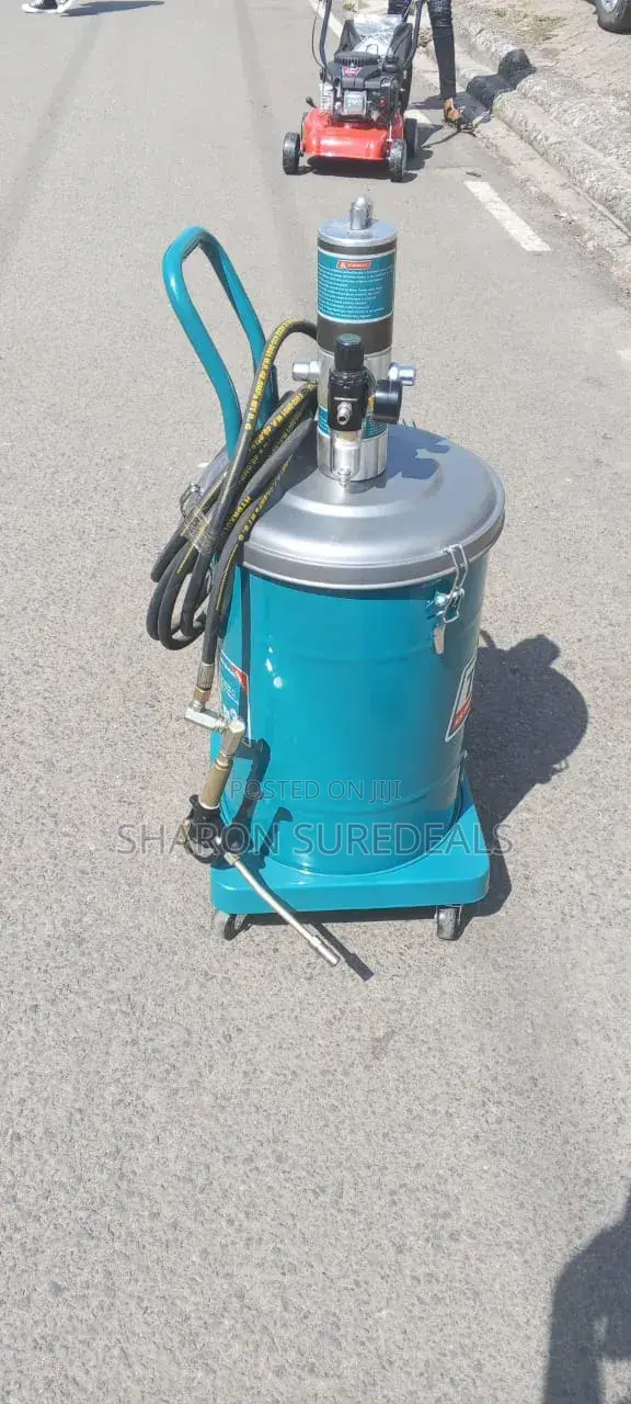 Total 30litre Air Grease Lubricator