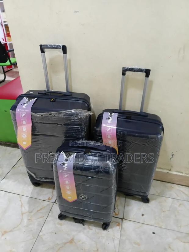 Suitcase Set Premium Hard Case Luggage Set – 3 Sizes - thumbnail 2