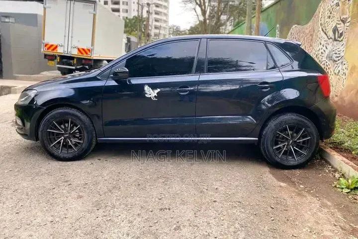 Volkswagen Polo 2015 Black