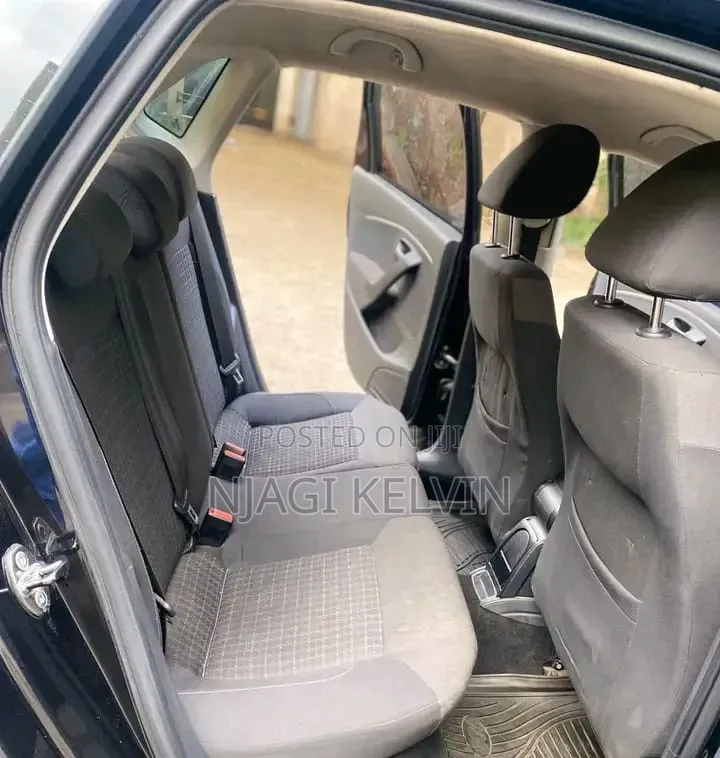Volkswagen Polo 2015 Black