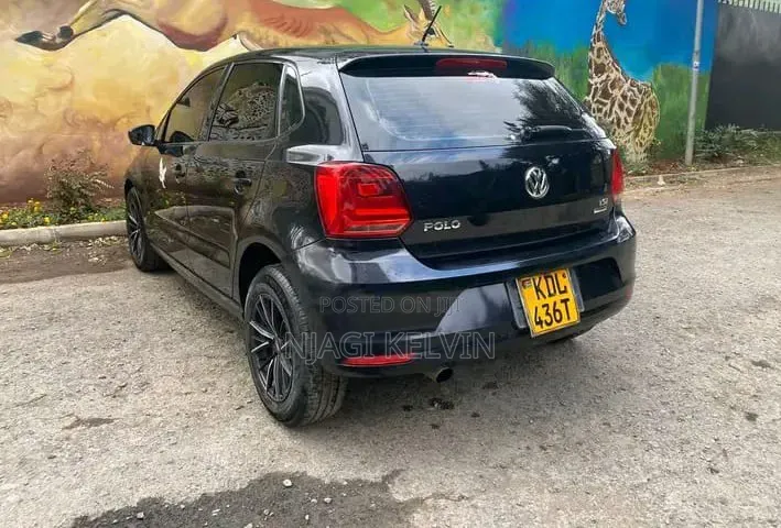 Volkswagen Polo 2015 Black