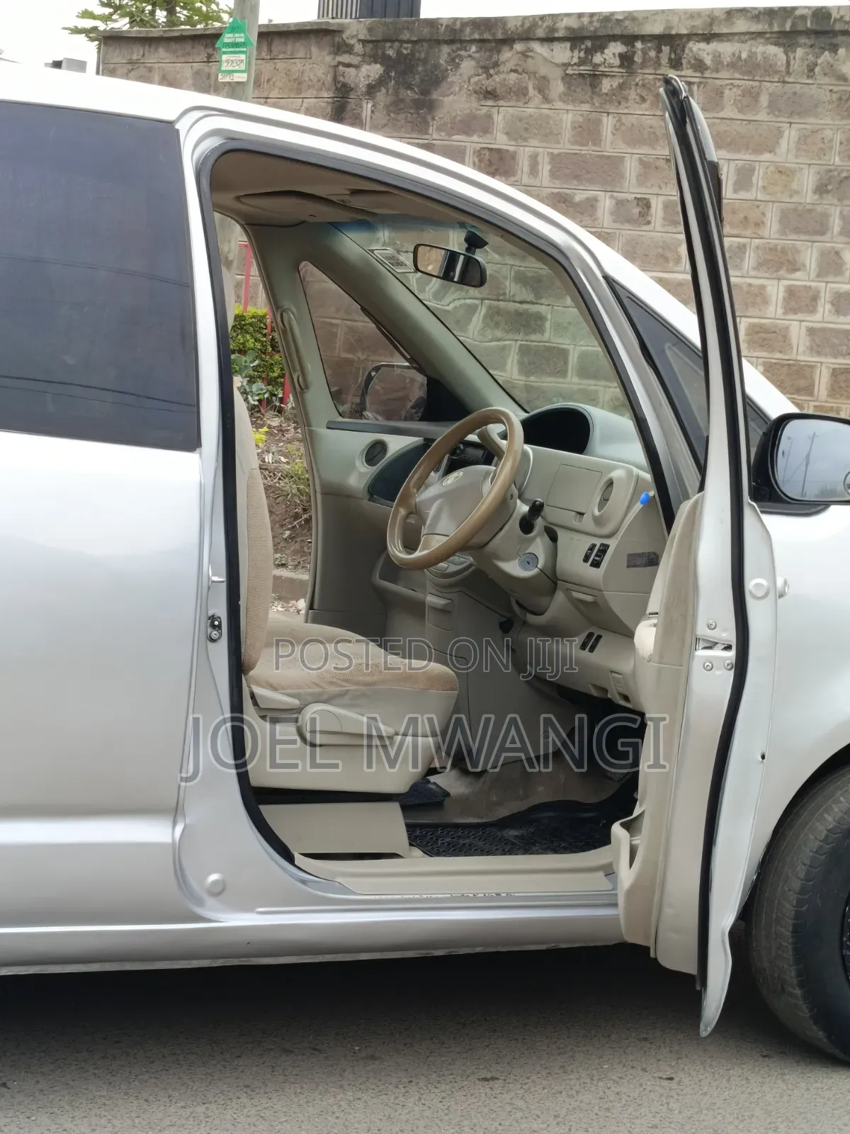 Toyota Porte 2009 Silver