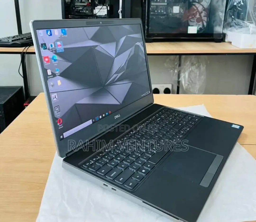 Laptop Dell Precision 15 7550 16GB Intel Core i7 SSD 512GB