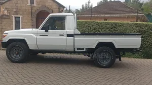 Toyota Land Cruiser 2021 White