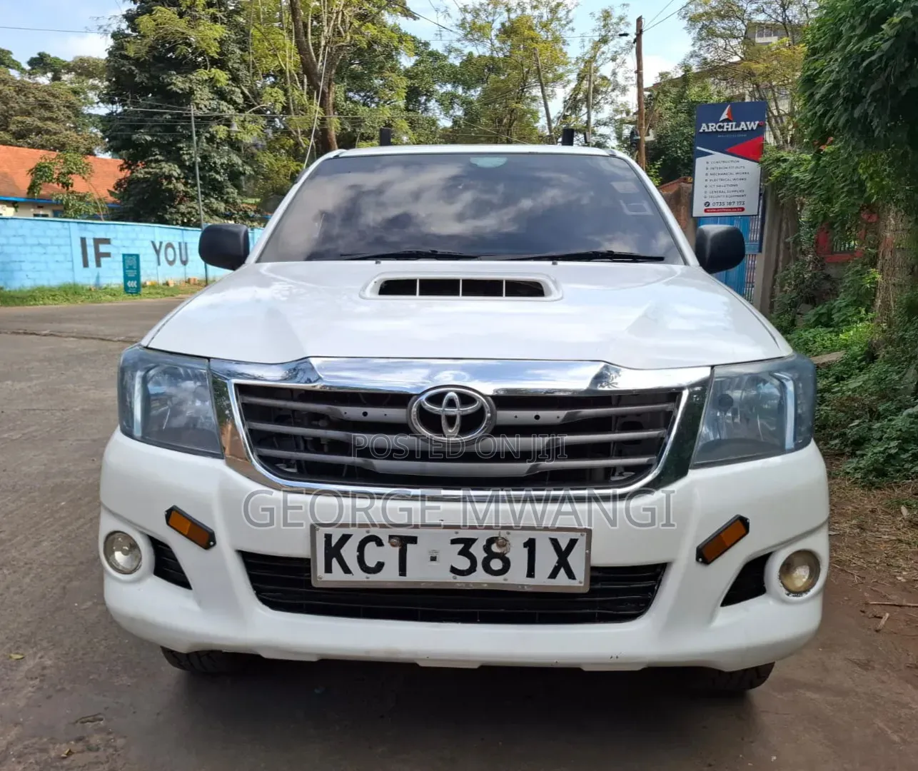 Toyota Hilux 2012 White