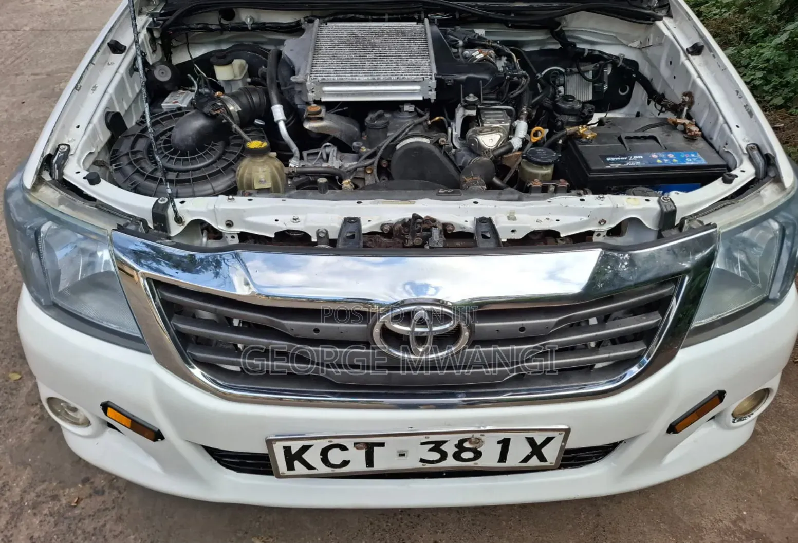 Toyota Hilux 2012 White