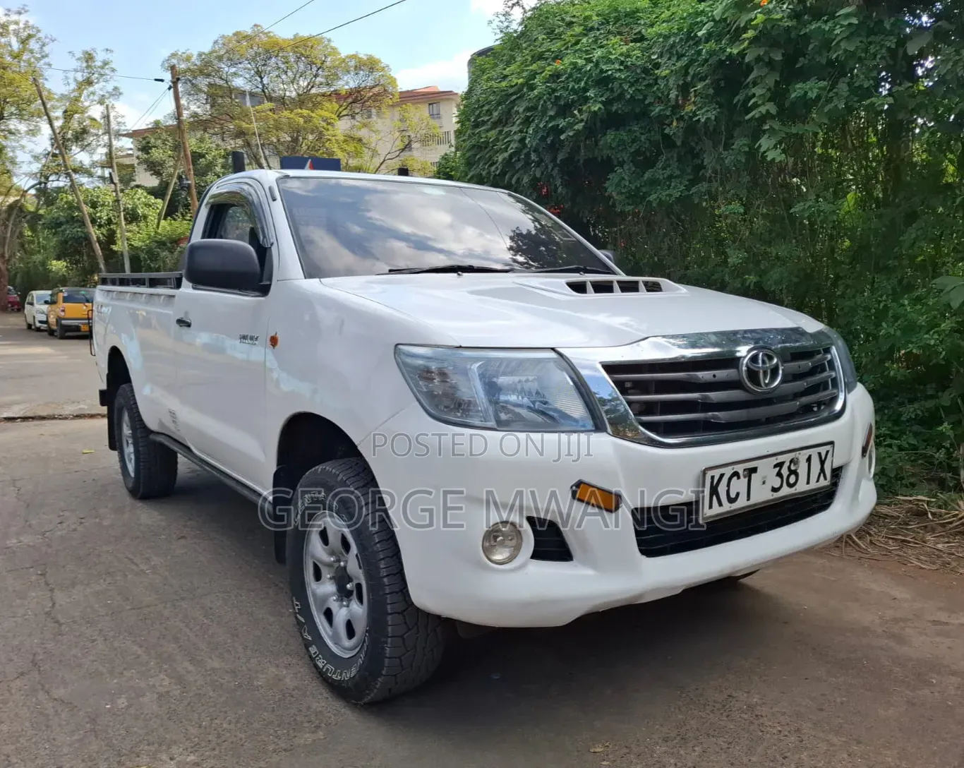 Toyota Hilux 2012 White