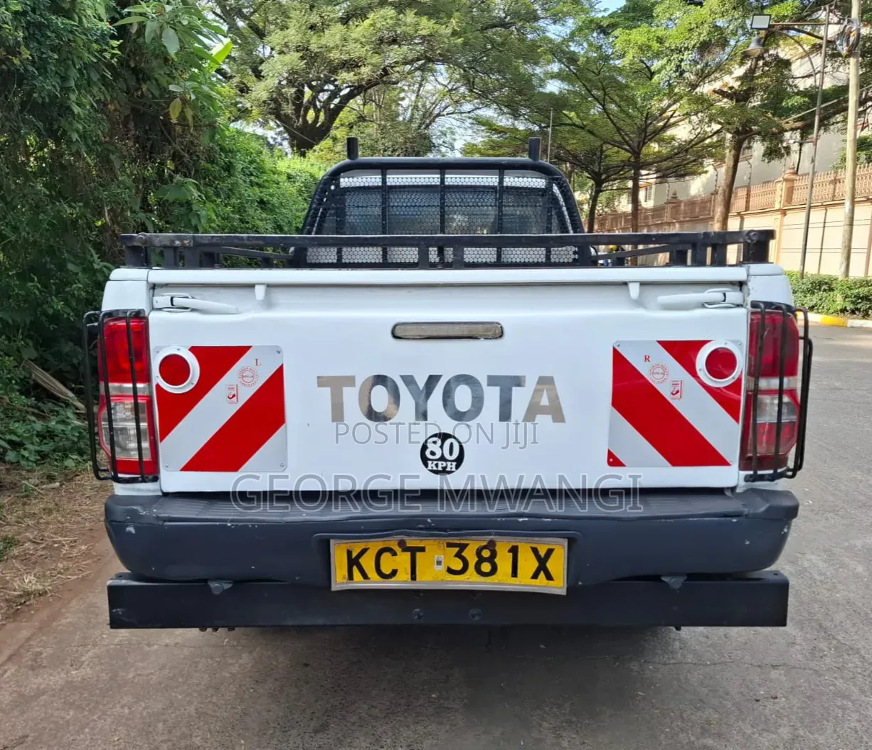 Toyota Hilux 2012 White