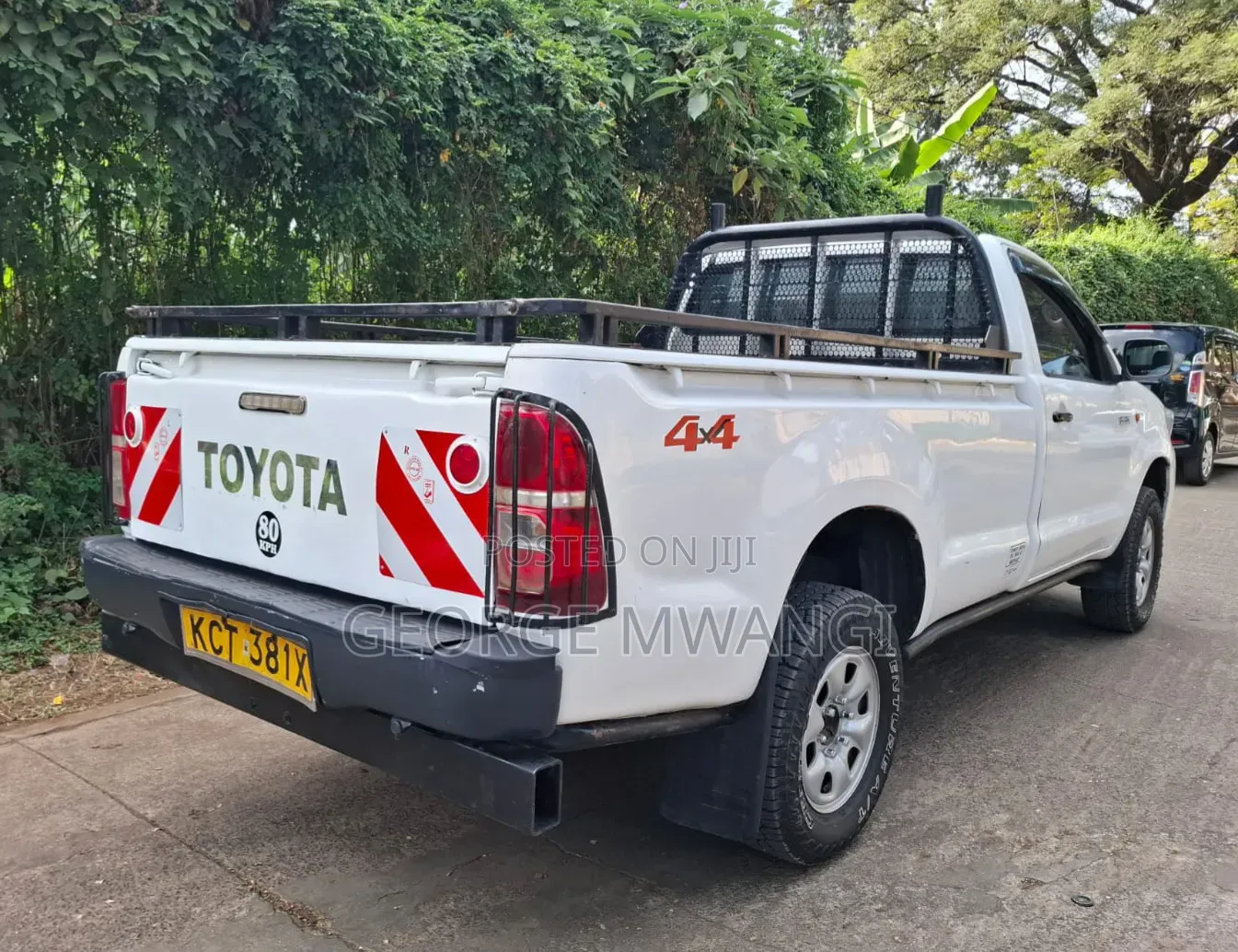 Toyota Hilux 2012 White