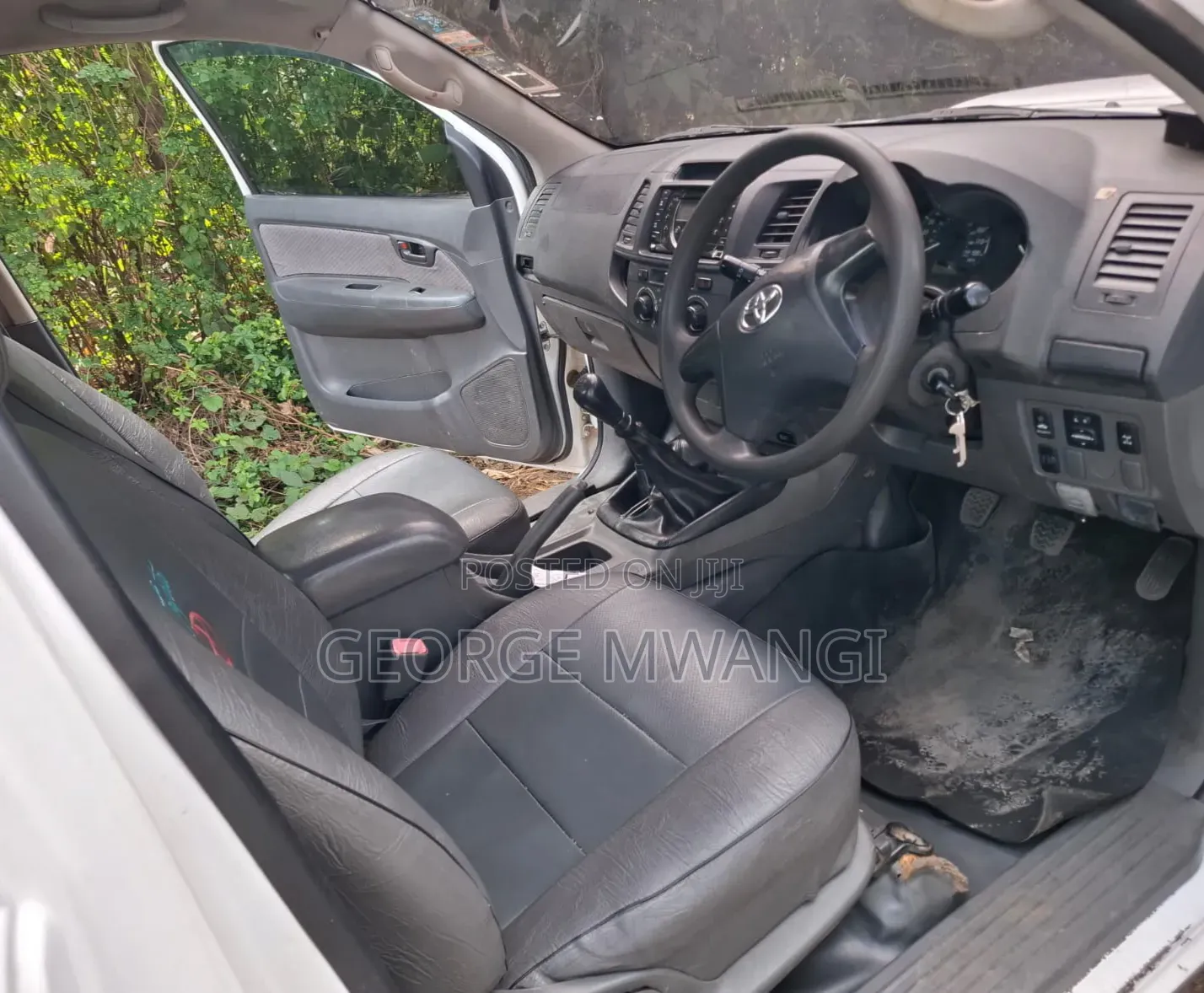 Toyota Hilux 2012 White