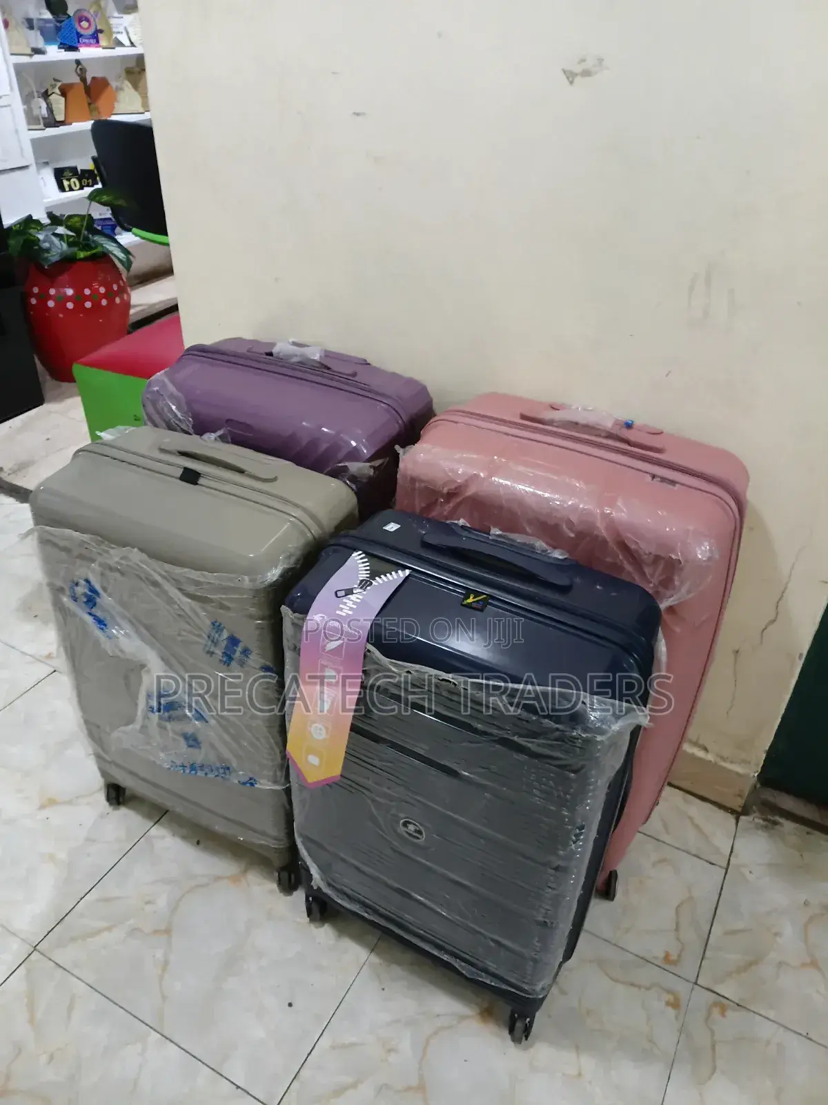 Luxury 4-Piece Spinner Suitcase Set – Multiple Colors