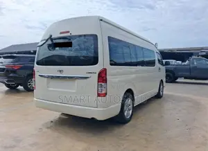 Toyota HiAce 2019