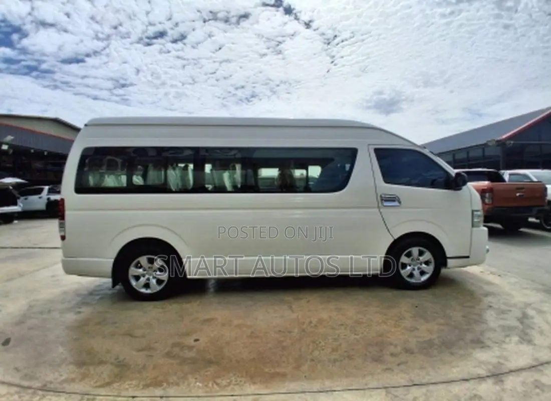 Toyota HiAce 2019