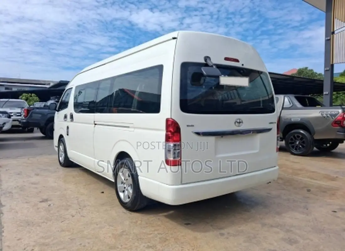 Toyota HiAce 2019