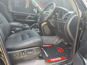 Toyota Land Cruiser 2011 Black
