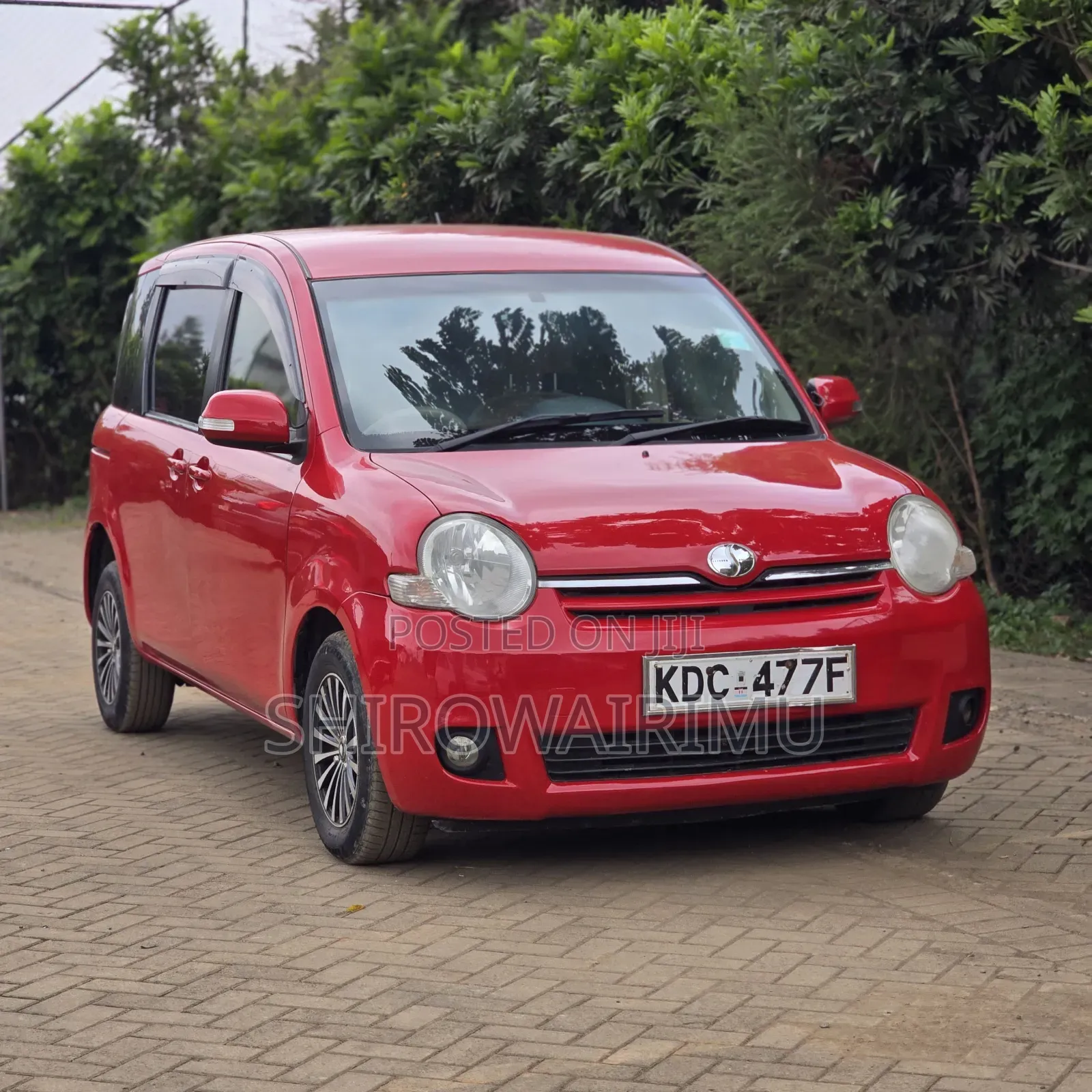 Toyota Sienta 2014 Red