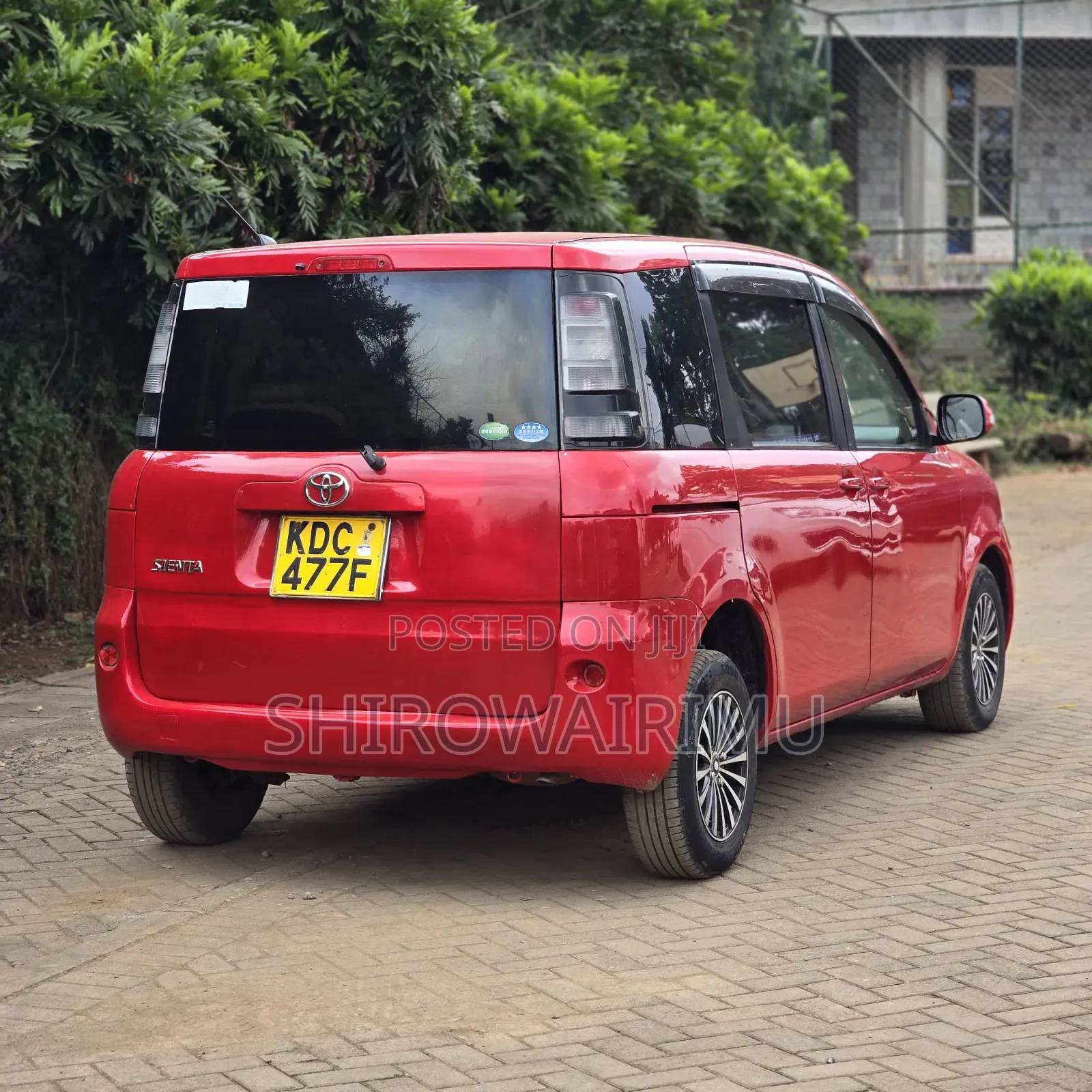 Toyota Sienta 2014 Red