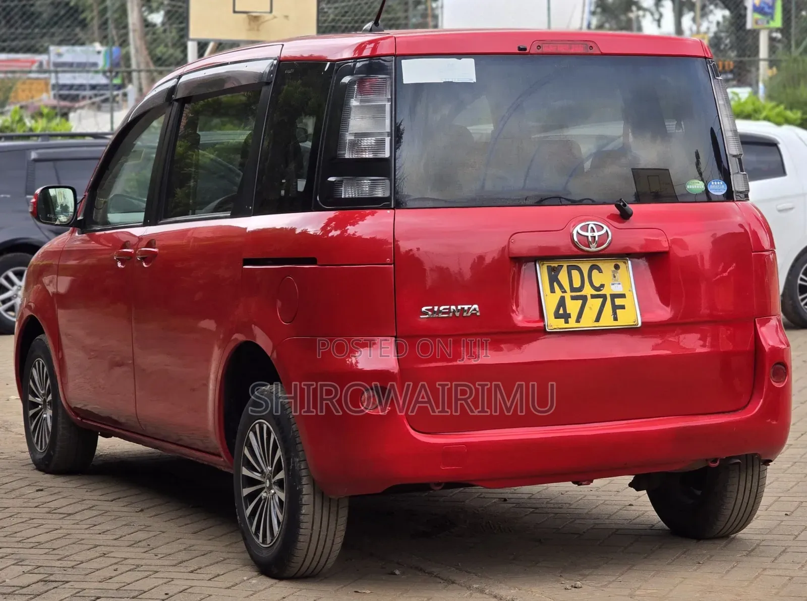 Toyota Sienta 2014 Red
