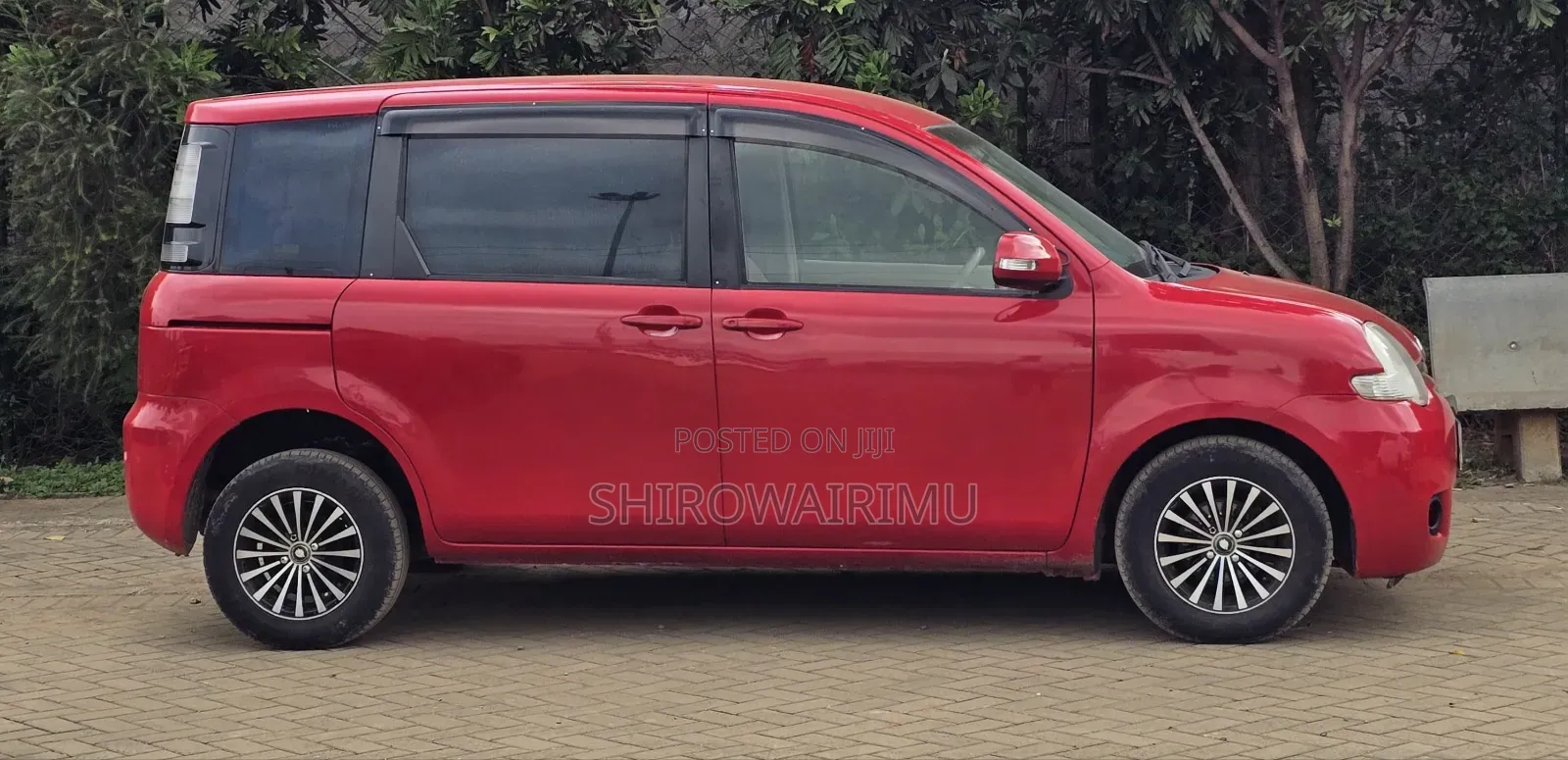 Toyota Sienta 2014 Red