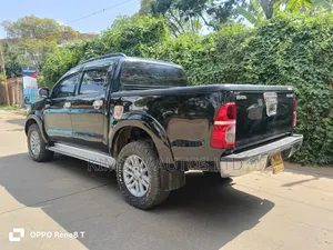 Toyota Hilux 2012 Black