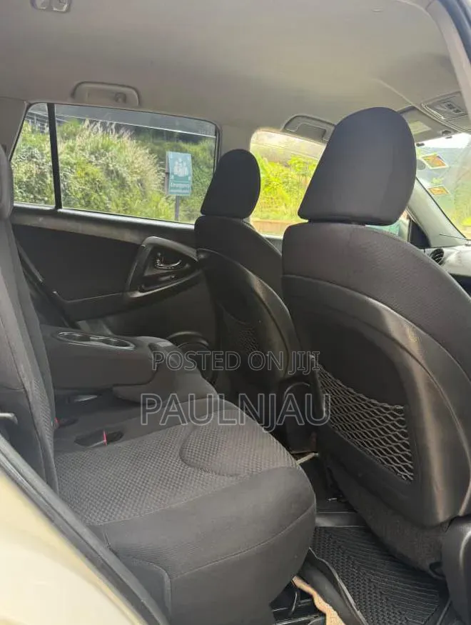 Toyota RAV4 2012 White