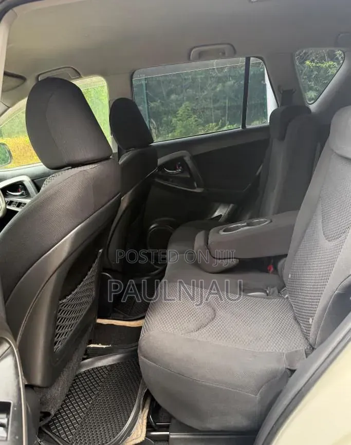Toyota RAV4 2012 White