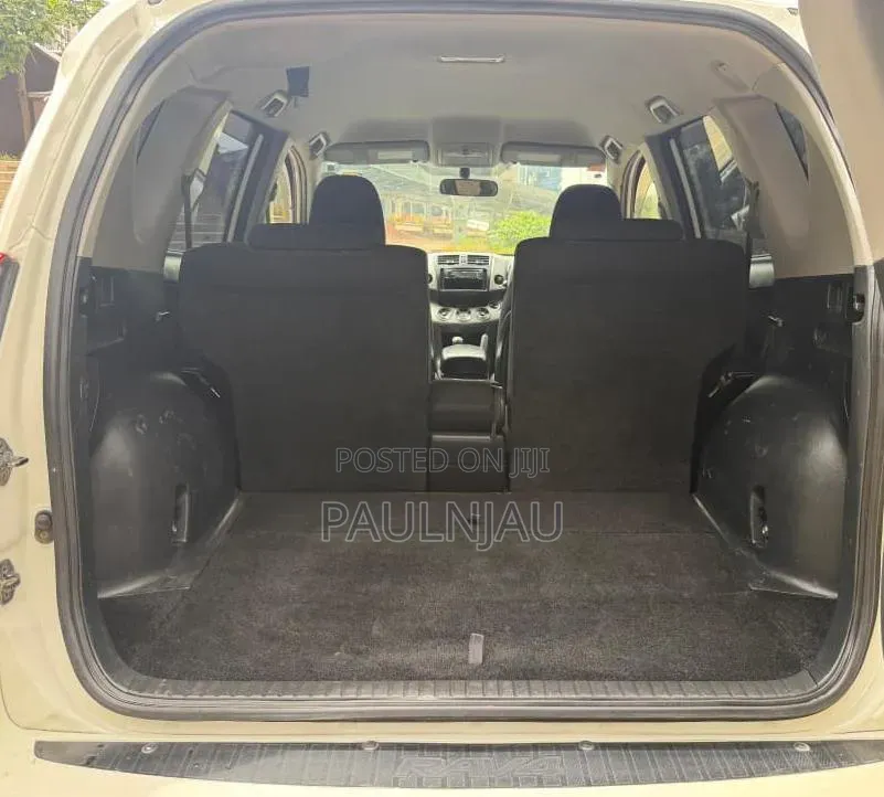 Toyota RAV4 2012 White