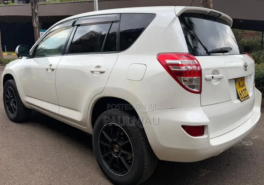 Toyota RAV4 2012 White