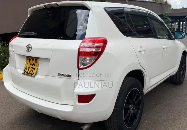 Toyota RAV4 2012 White