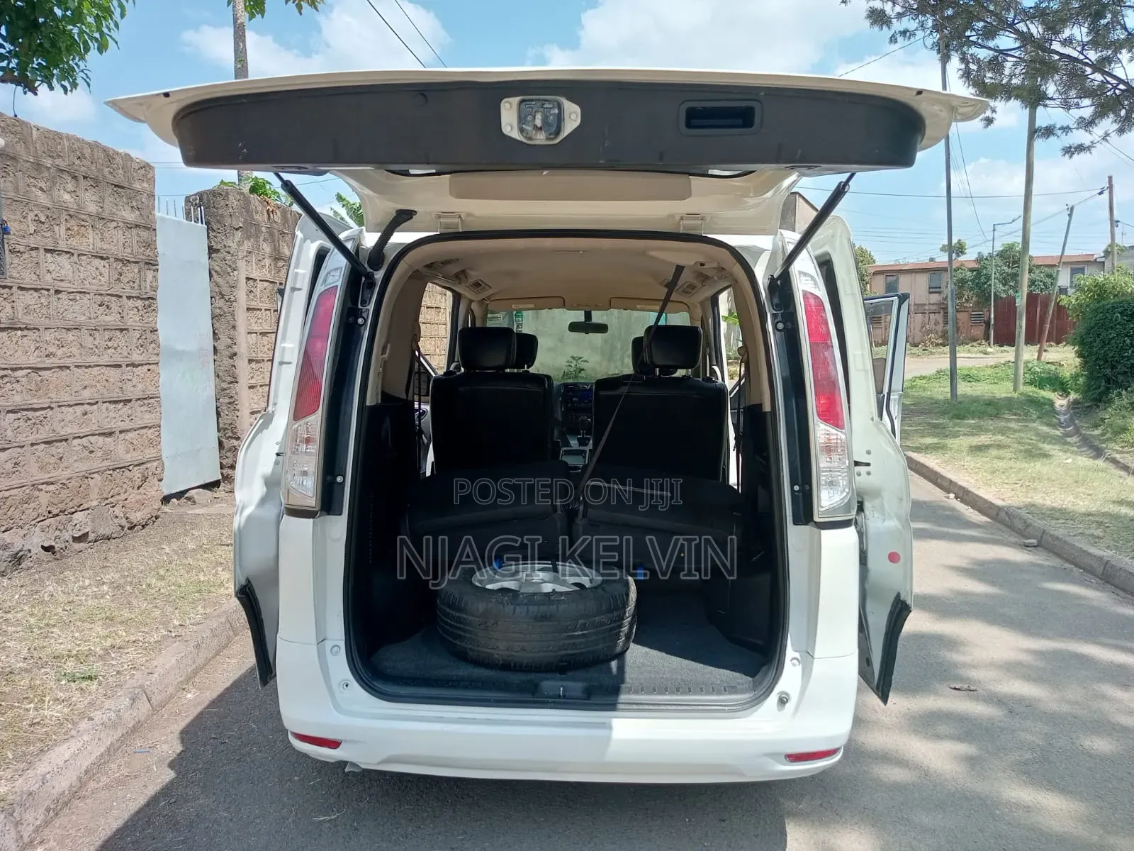Nissan Serena 2013  White 