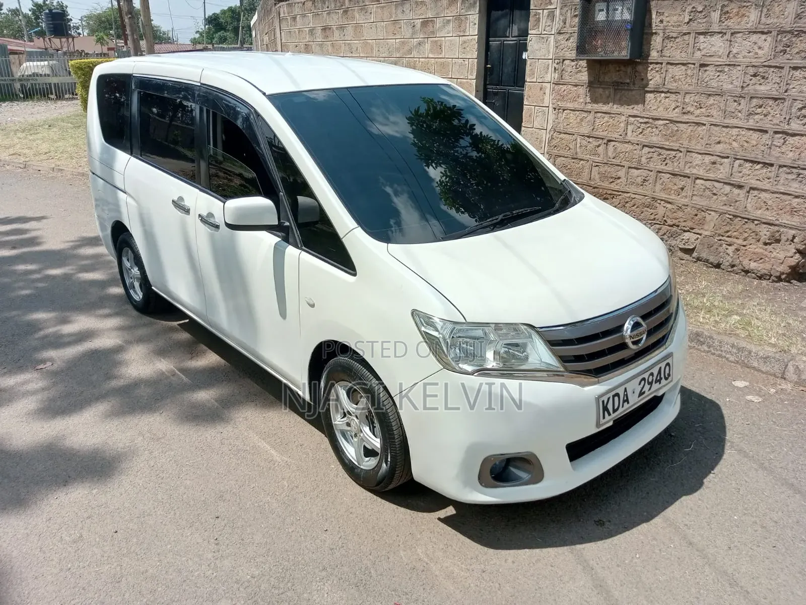 Nissan Serena 2013  White 