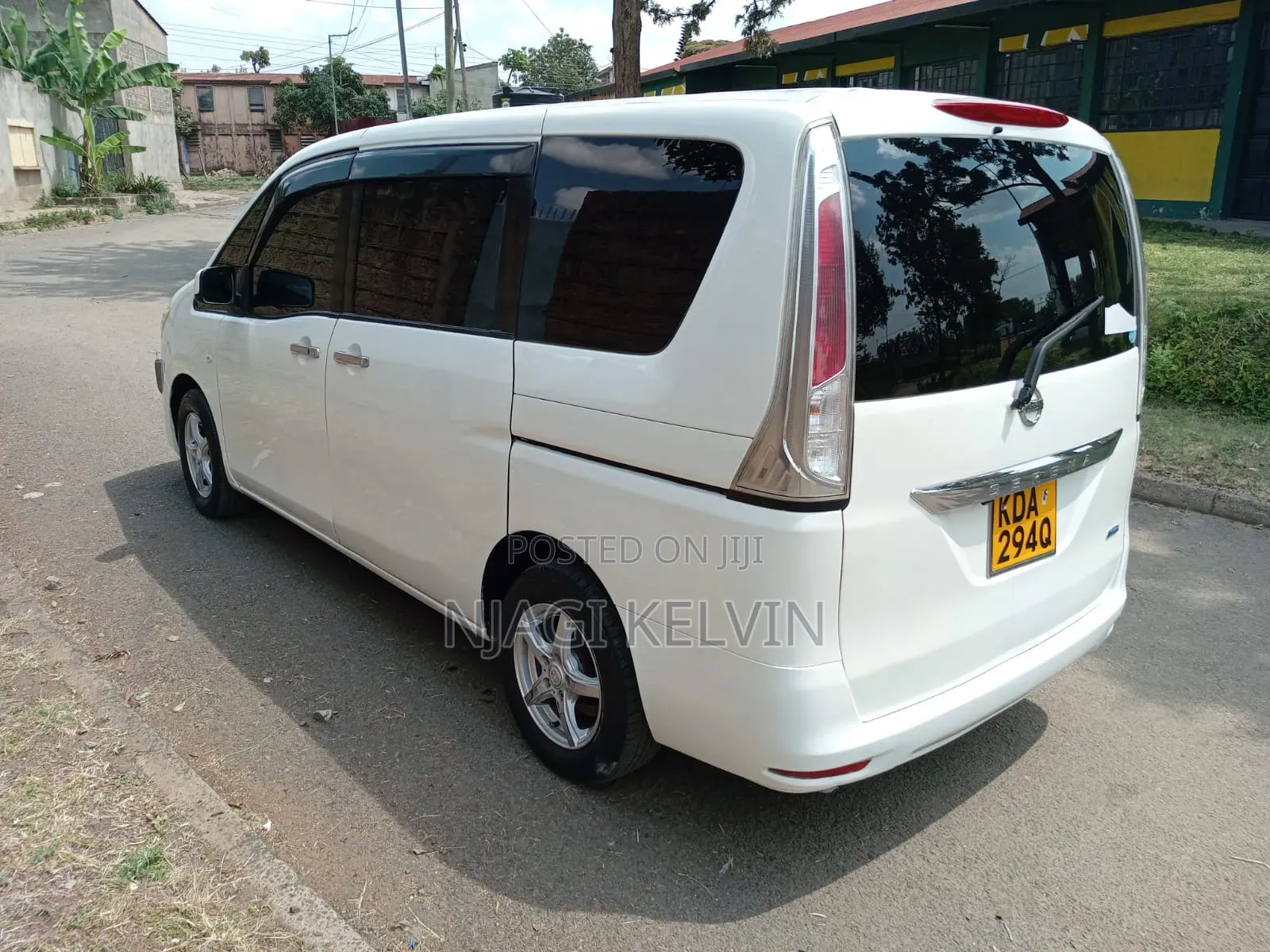 Nissan Serena 2013  White 