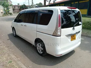Nissan Serena 2013  White 